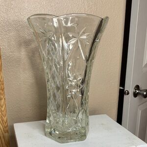 VINTAGE Crystal Floral Patterned Tall Roses Vase